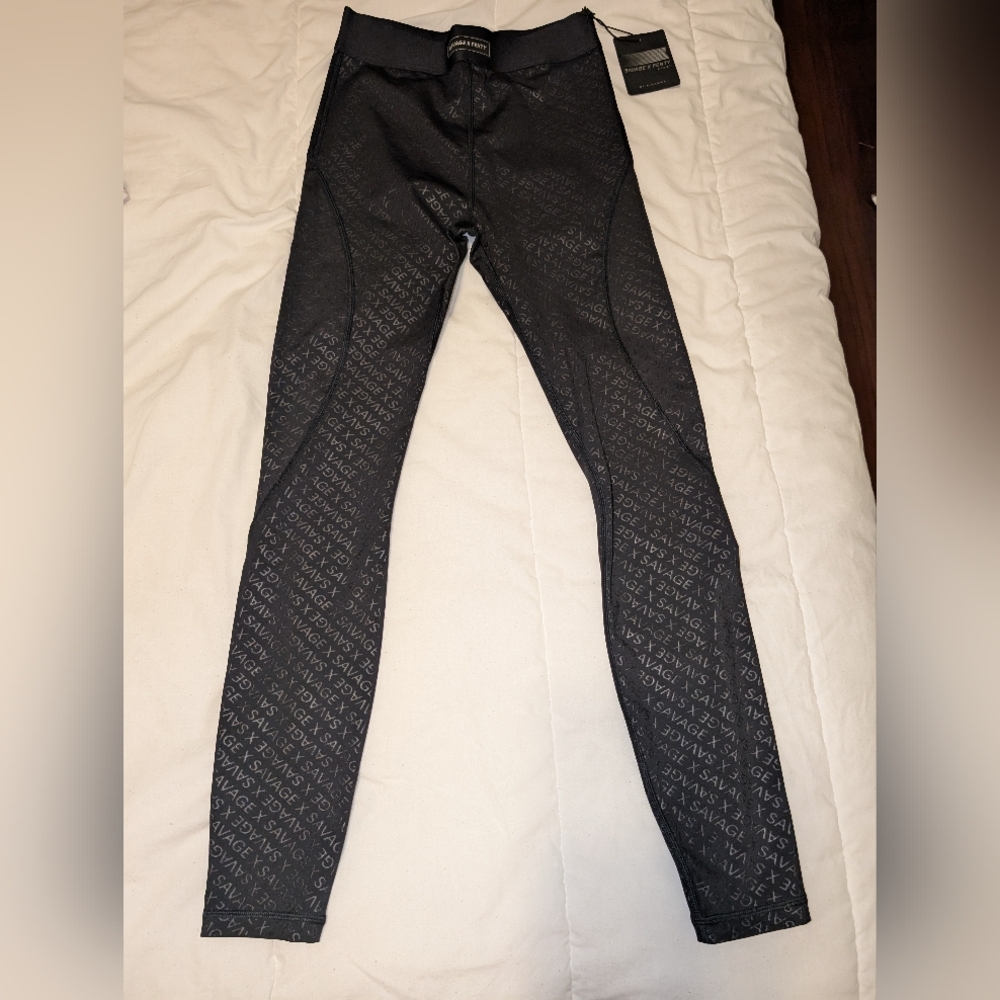 NWT Savage X Fenty Black Logo Leggings Small